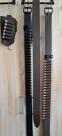 Kožený opasek pro 24 kulových nábojů